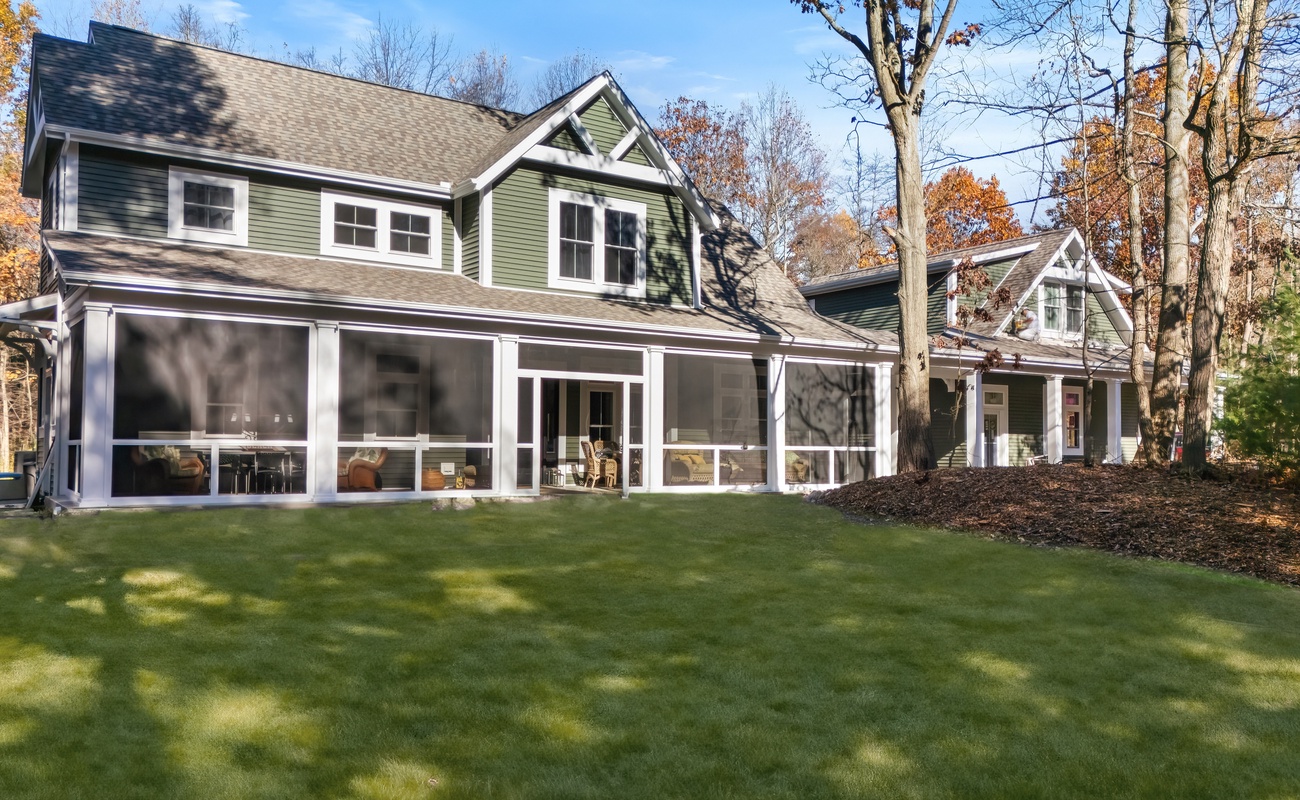 Welcome to Blackberry Dune ! Beautiful Screen porch out front