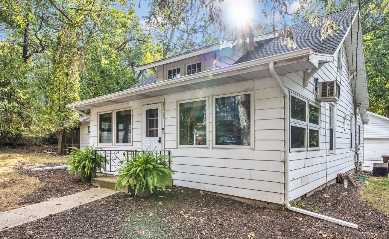 Perkins Place Pool House
