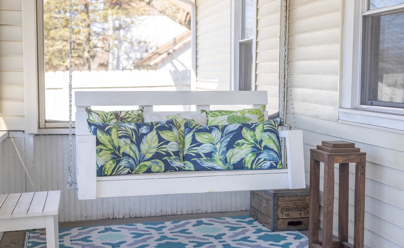 Happy Hideaway Bungalow