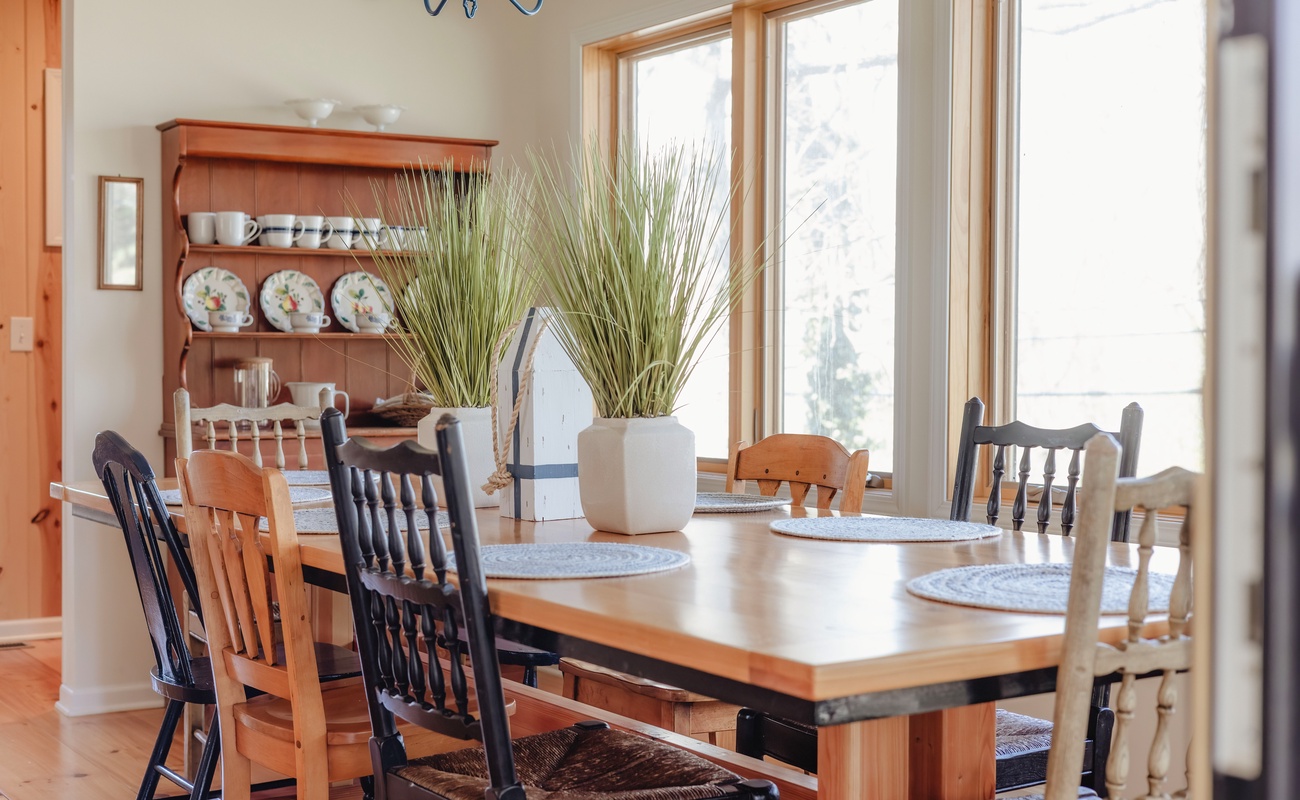 Enjoy every meal with a view—dining area looks out onto beautiful outdoor scenery.