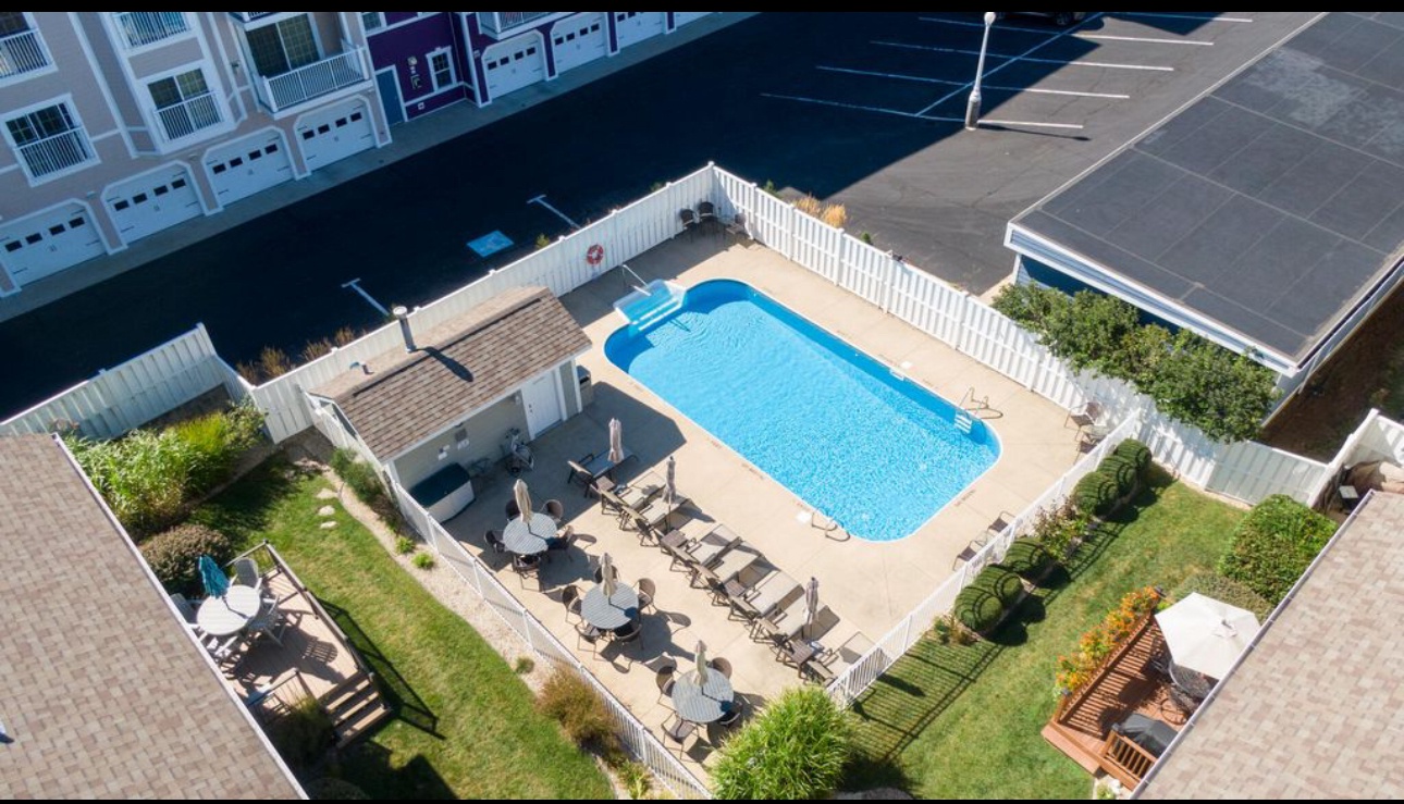 HOA pool right behind the house