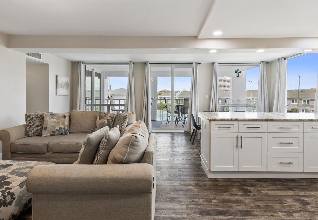 Shoreline Towers 3031 Photo