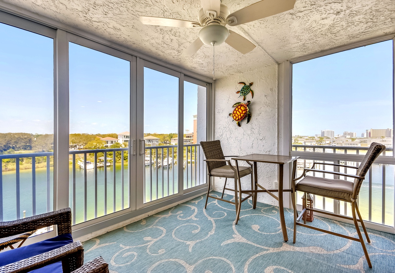 Dolphin Point 601C Photo