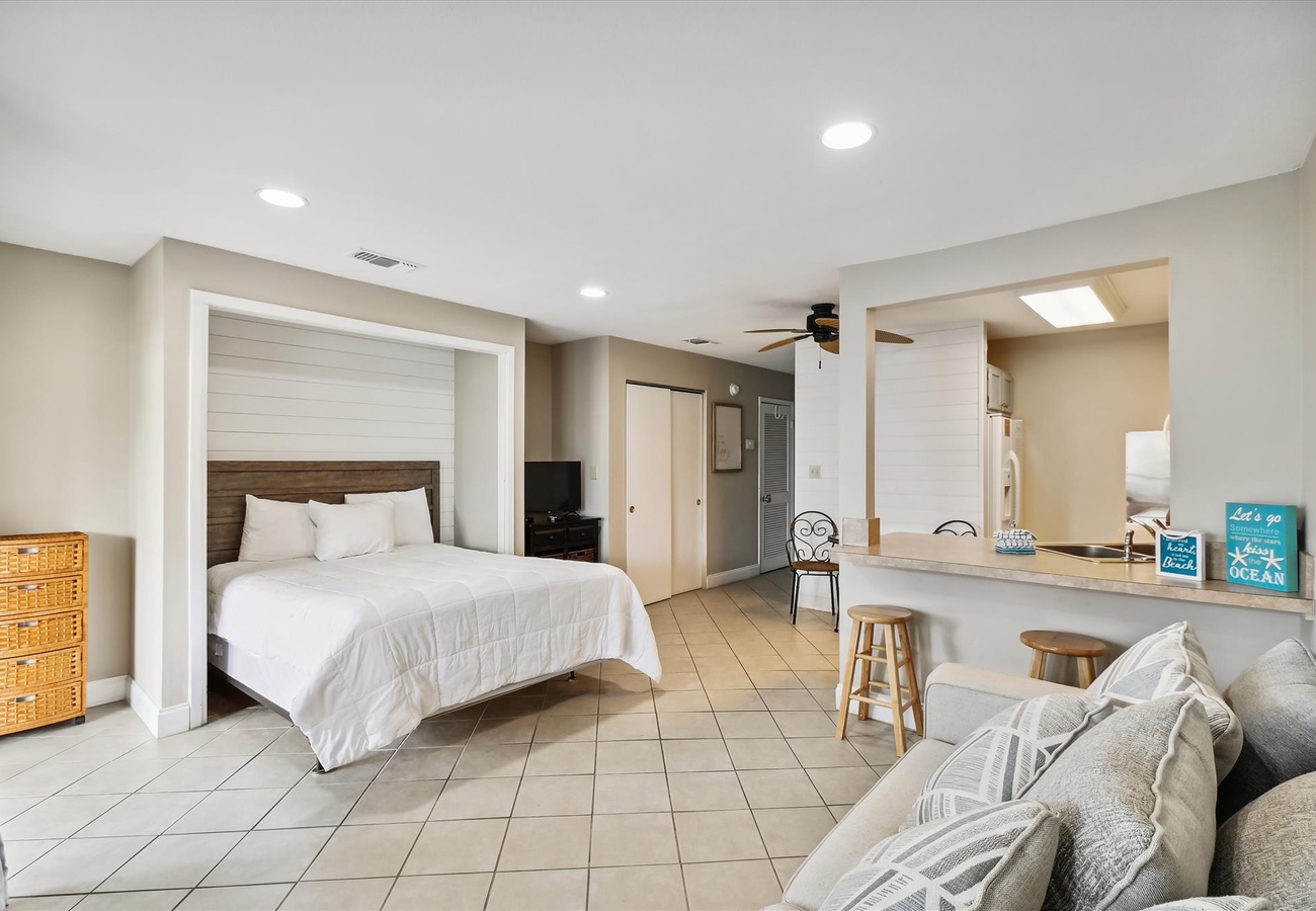 Sandpiper Cove 8132 Photo