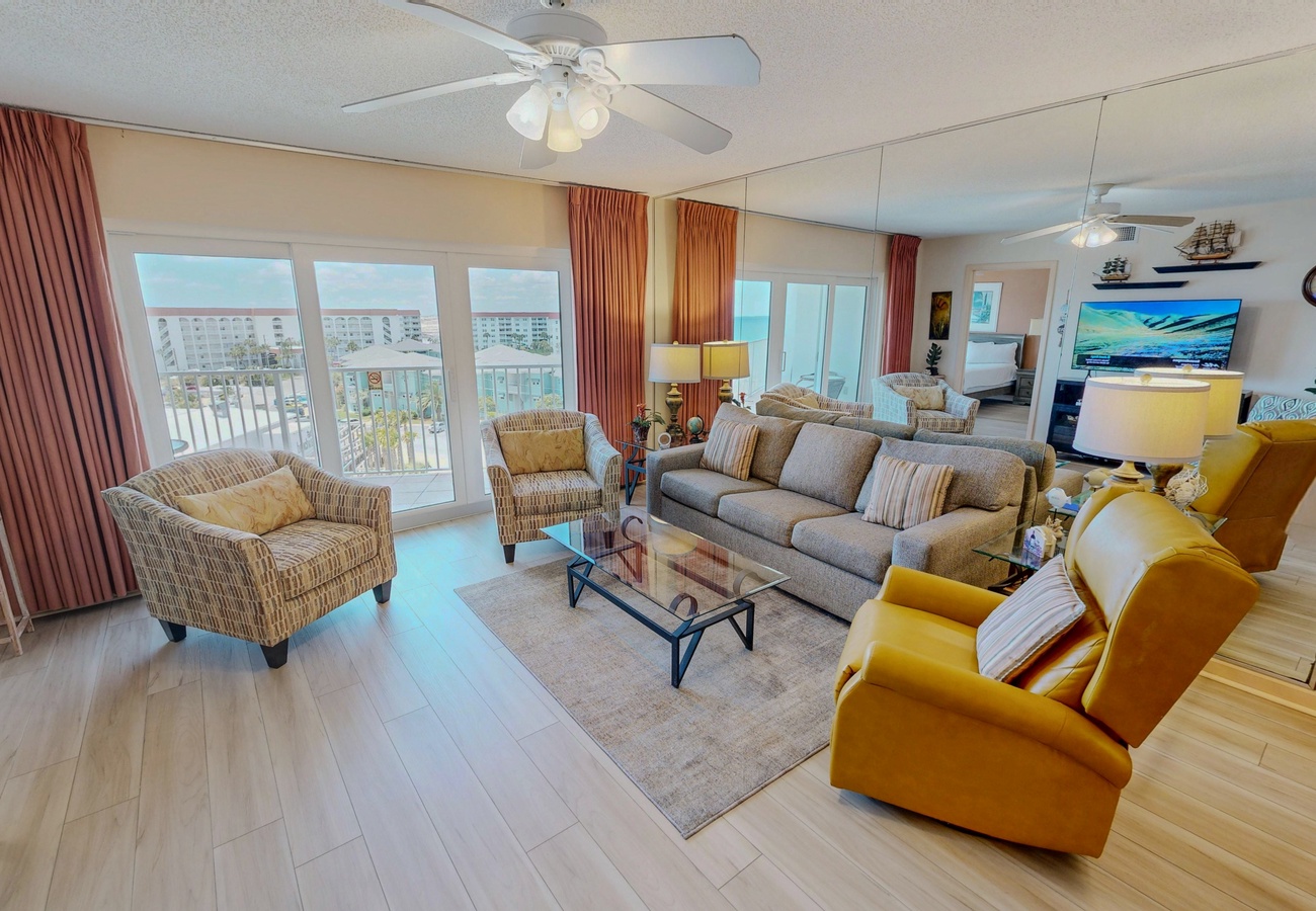 SeaCrest 706 Photo