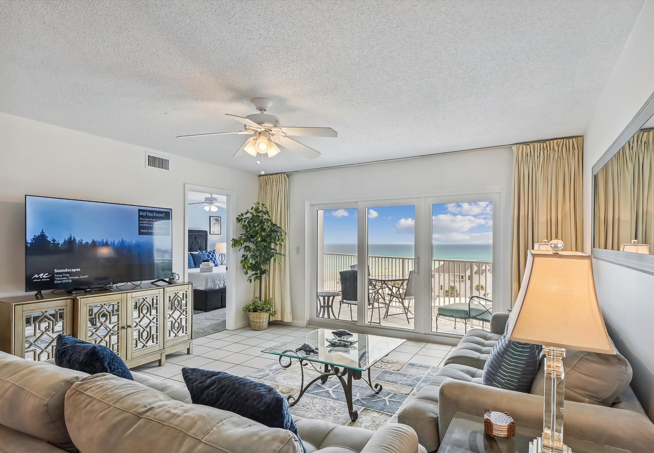 SeaCrest 704 Photo