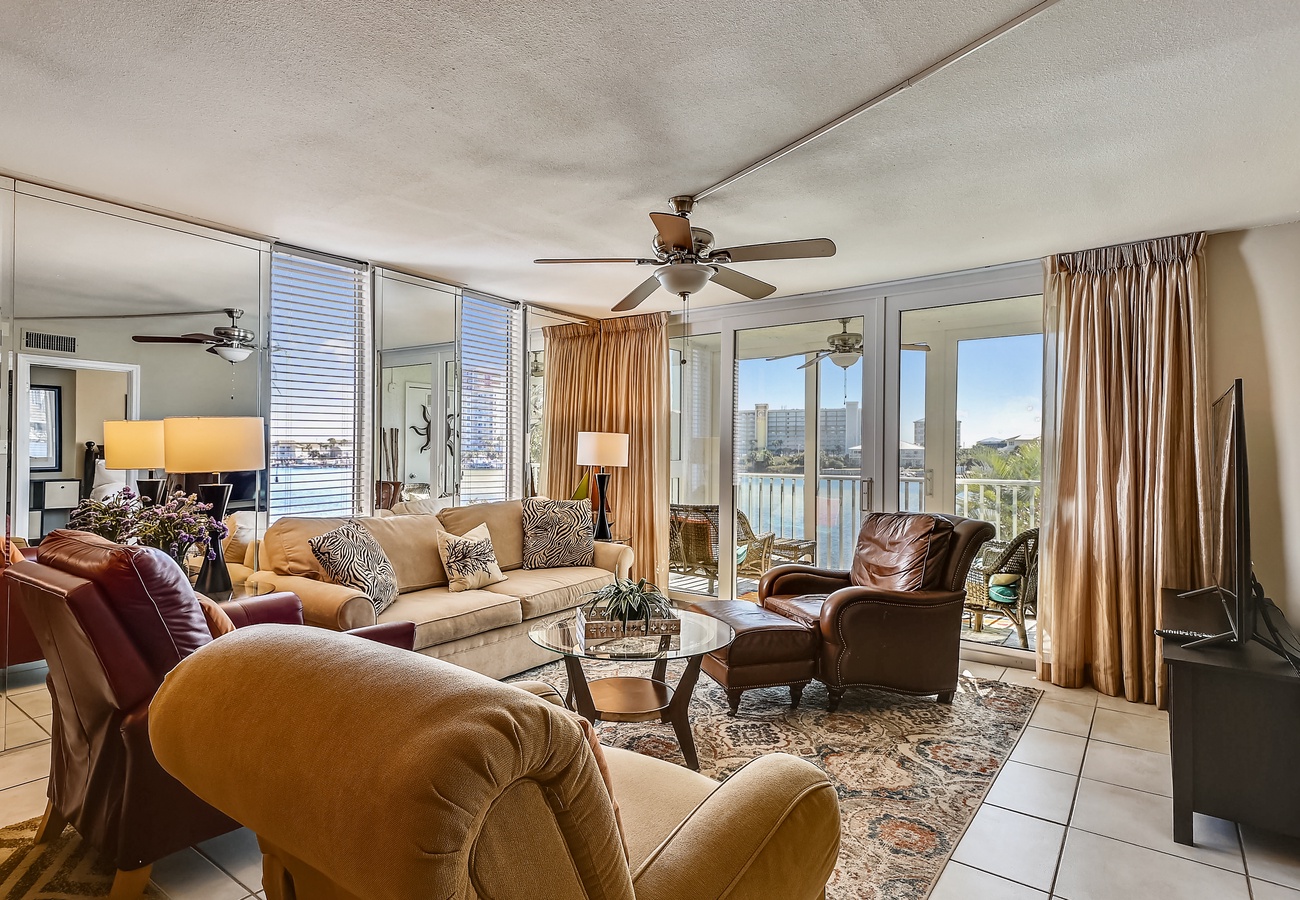 Dolphin Point 202C Photo
