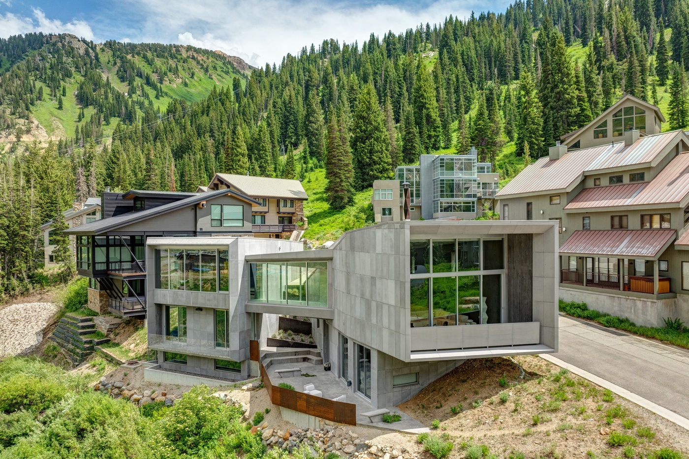 Exterior - Summer