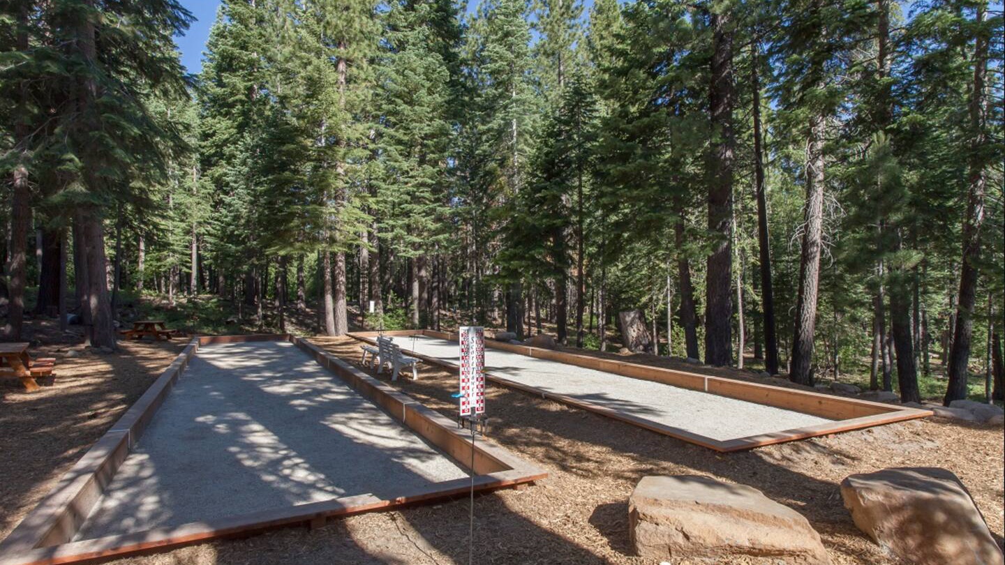 NPOA Bocce Ball – Per-Person, Per-Day Fee Applies at the Facility and is Subject to Change