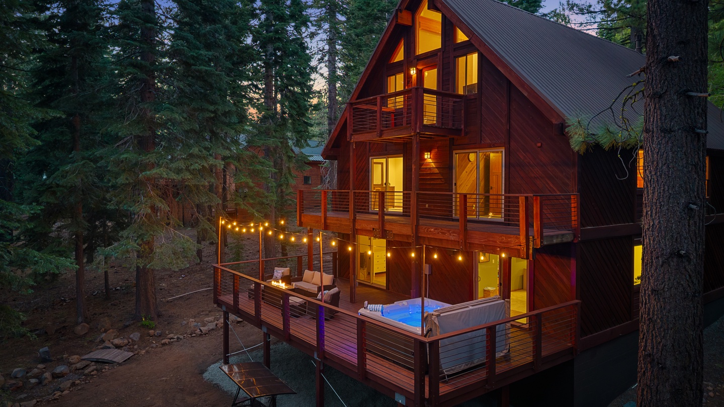 Evergreen Modern Lodge