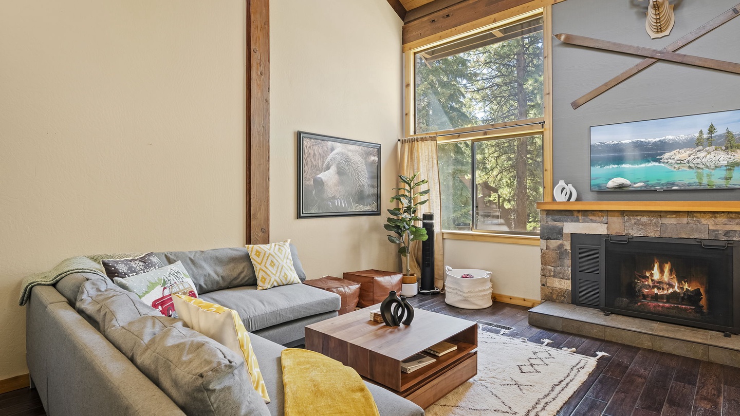 Large Windows: Bear Den at Northstar