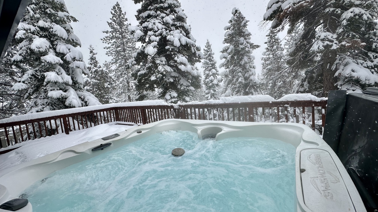 Tahoe Alpine Hot Tub Hideaway