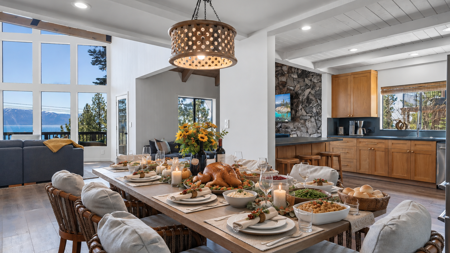 Casa Montelago: Feast in Dining Room