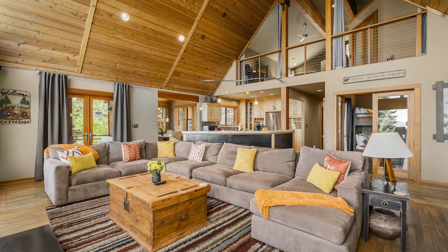 Large Sectional: Falcon's Eye View Retreat