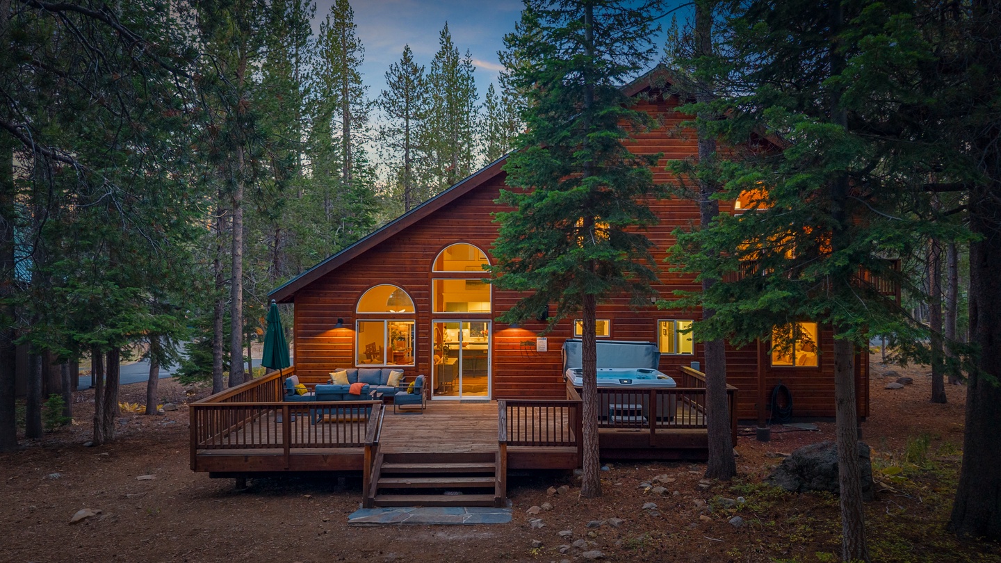 Juniper House with Private Hot Tub