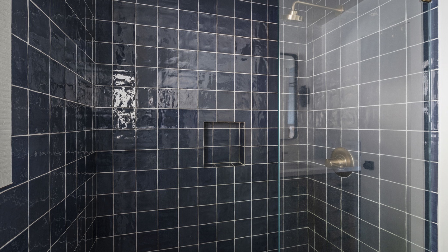 Primary Shower Casa Montelago