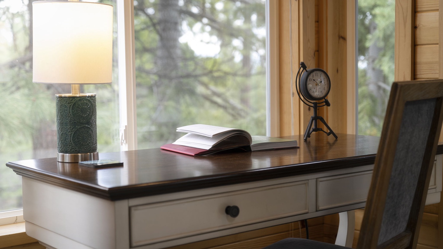 Living room with charming bay window
