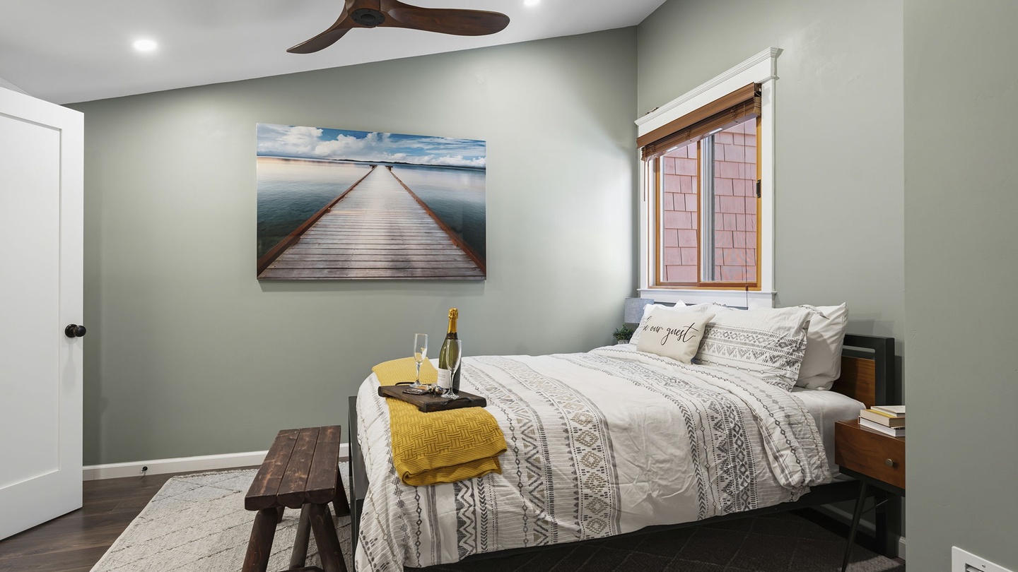 Master Suite with Queen Bed.