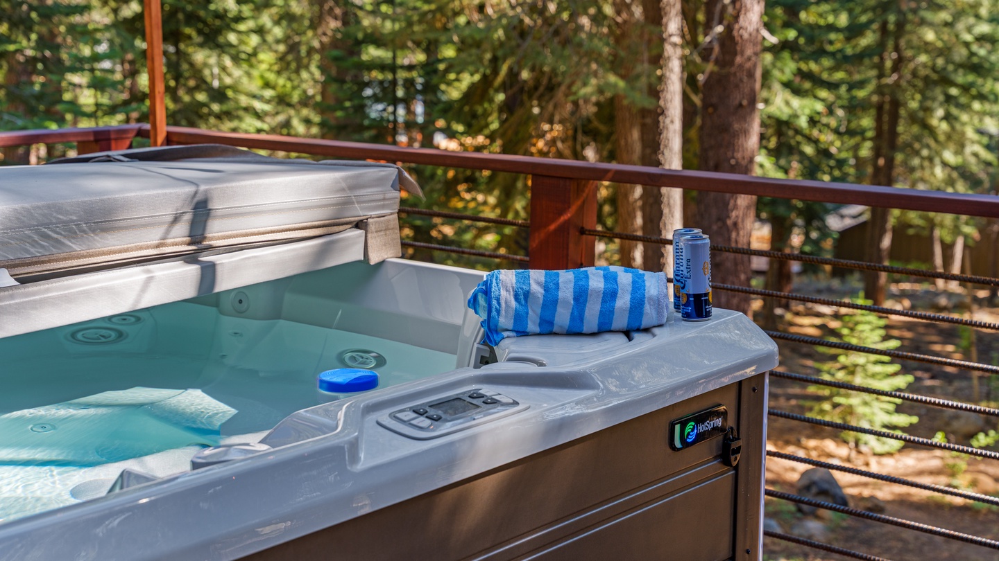 Soak away the day in your private hot tub, surrounded by towering trees and fresh forest air, with drink in hand and pure mountain tranquility all around.