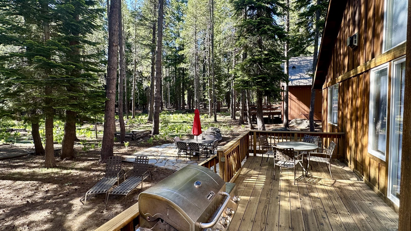 Patio: Tahoe Donner Forest Hideaway