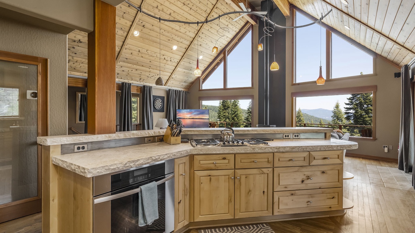 Kitchen Island: Falcon's Eye View Retreat