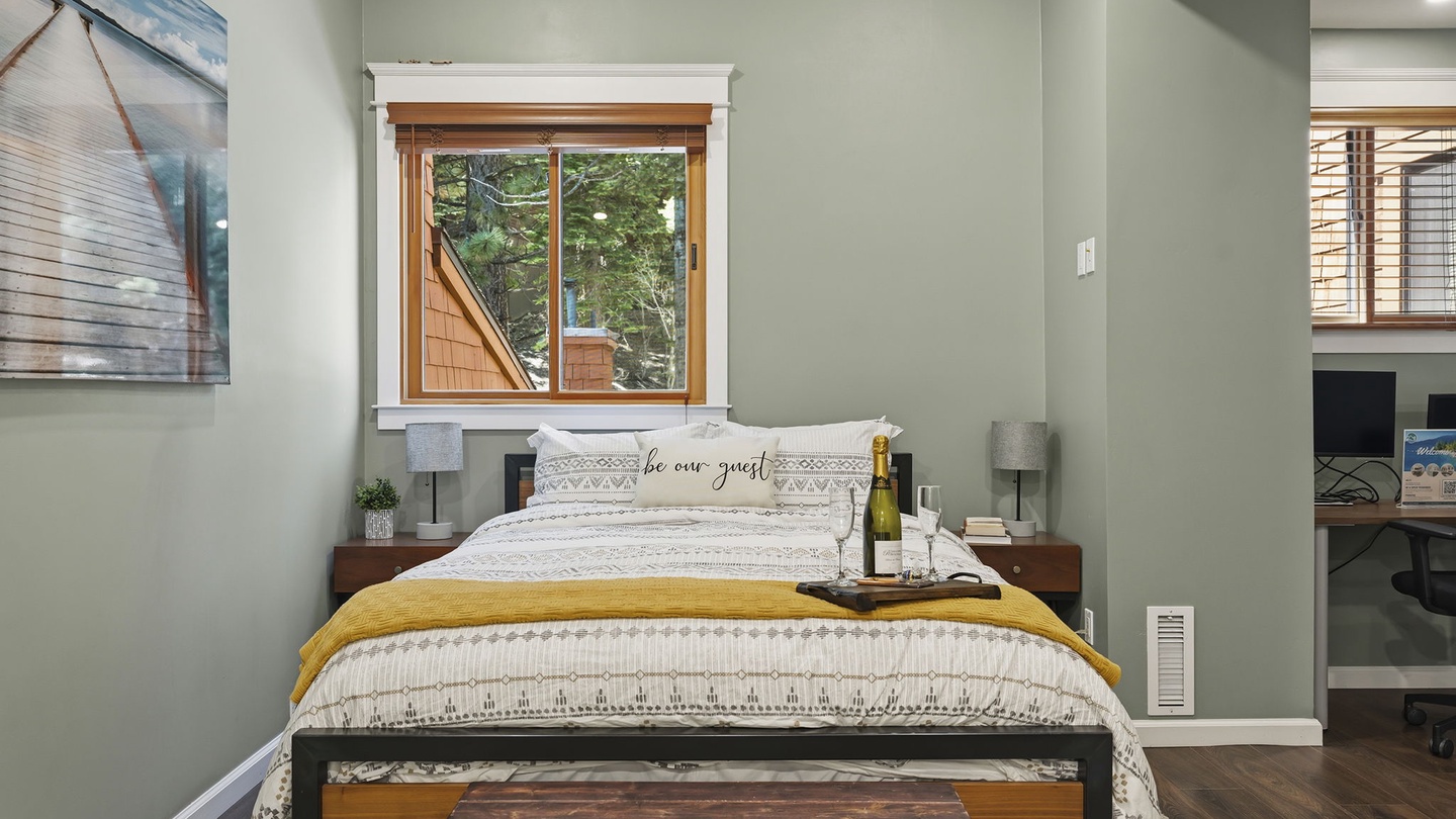 Master Suite with Queen Bed.