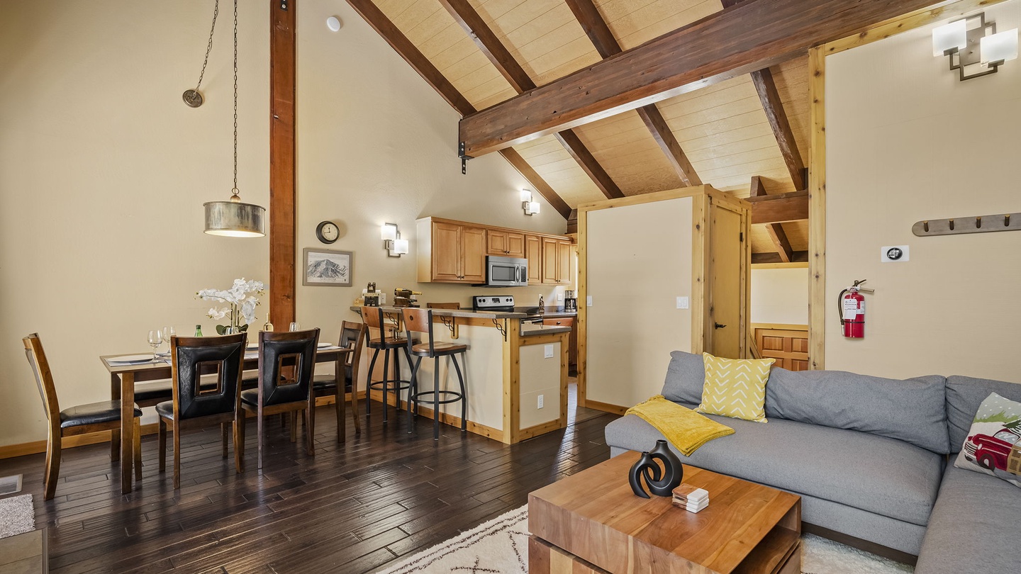 Open Living Room: Bear Den at Northstar