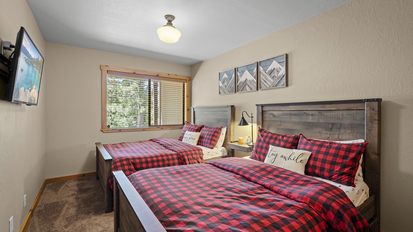 Downstairs Double Beds: Bear Den at Northstar