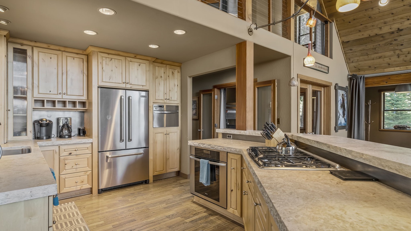 Kitchen: Falcon's Eye View Retreat