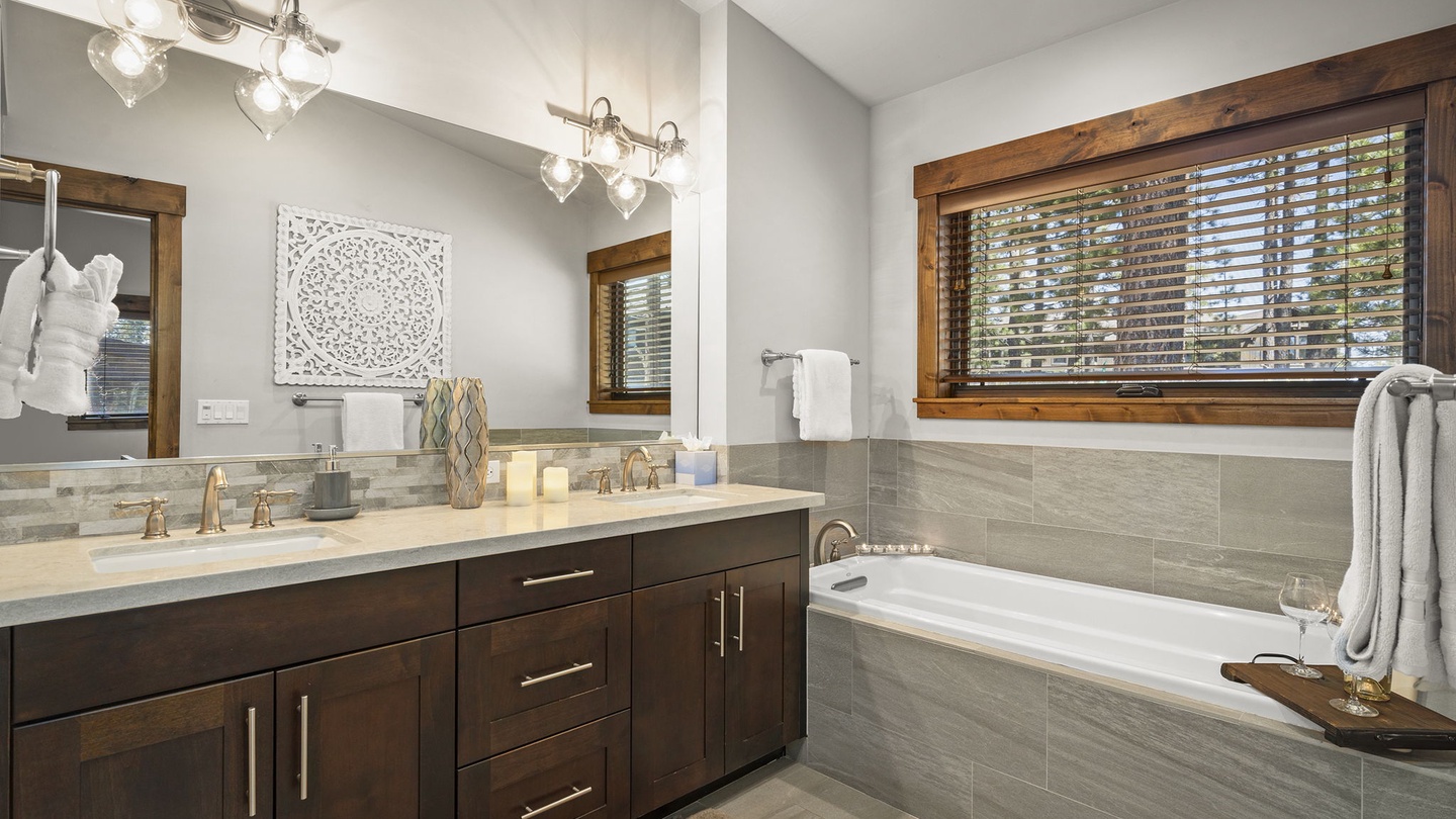 Main Level Master Bath Stellar's Nest