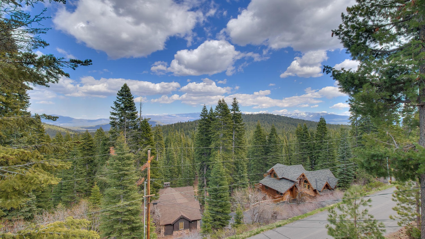 View of other houses near this rental: Falcon's Eye View Retreat