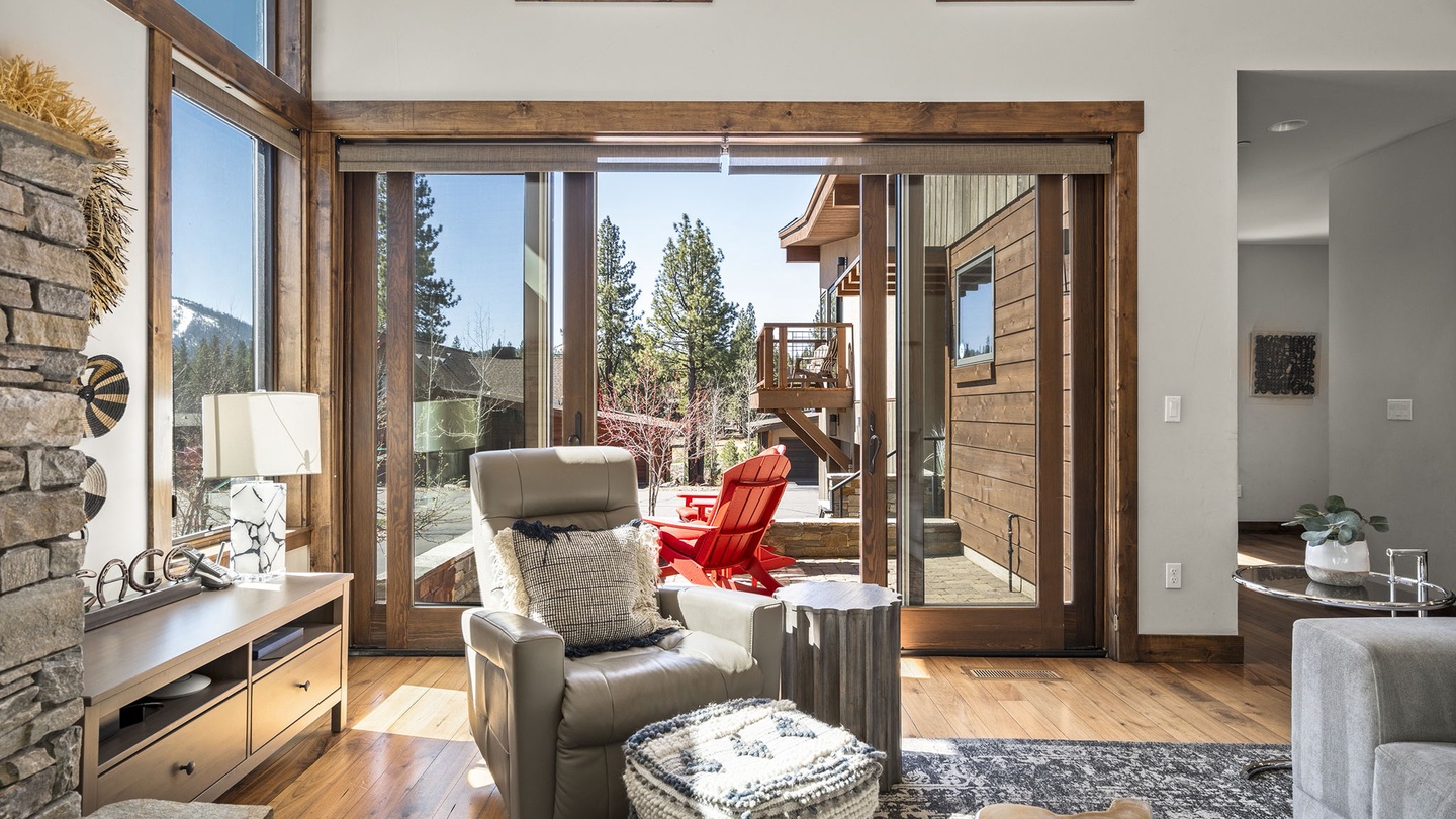 Sitting Area Stellar's Nest