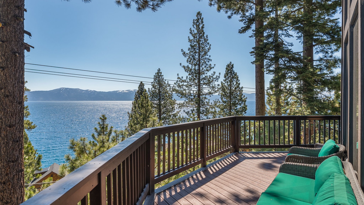 Front Deck Casa Montelago