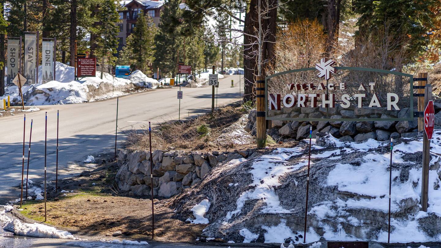 Entry to the village Northstar Ski View Retreat