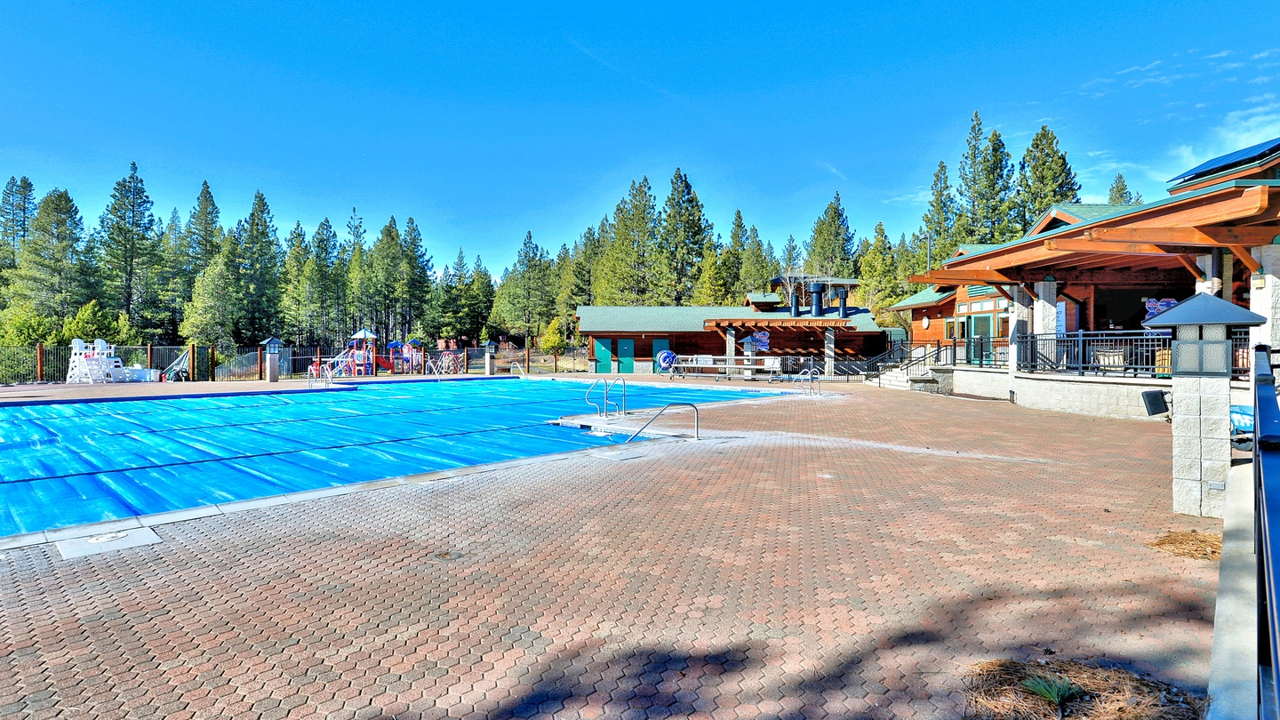 Outdoor Pool: Trout Creek Recreation Center