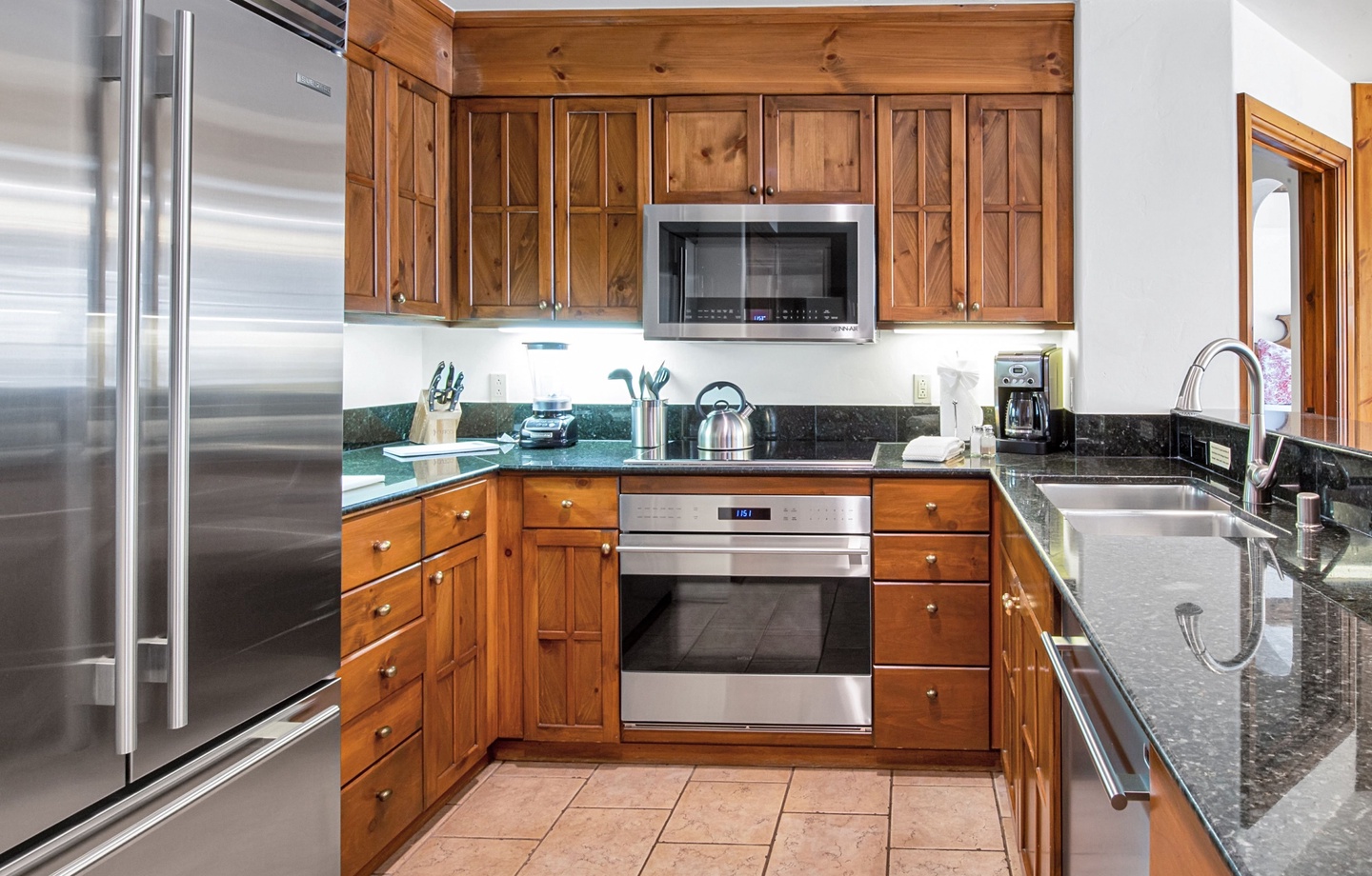Three-Bedroom_Three Bath Luxury Kitchen