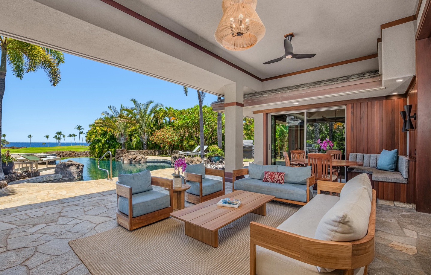 Lanai Lounge