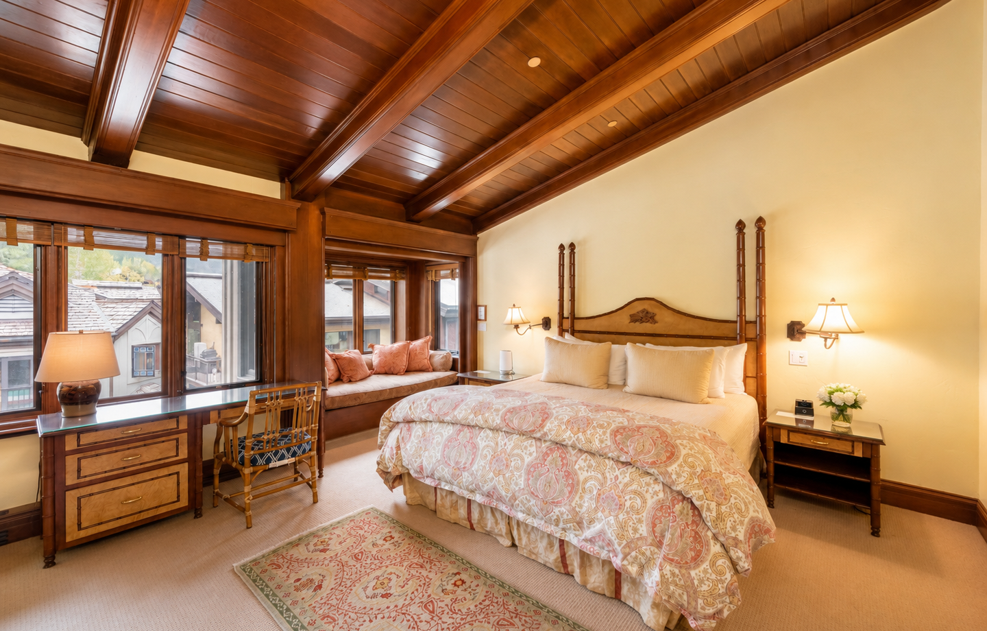 Plaza Lodge 7 Master Bedroom