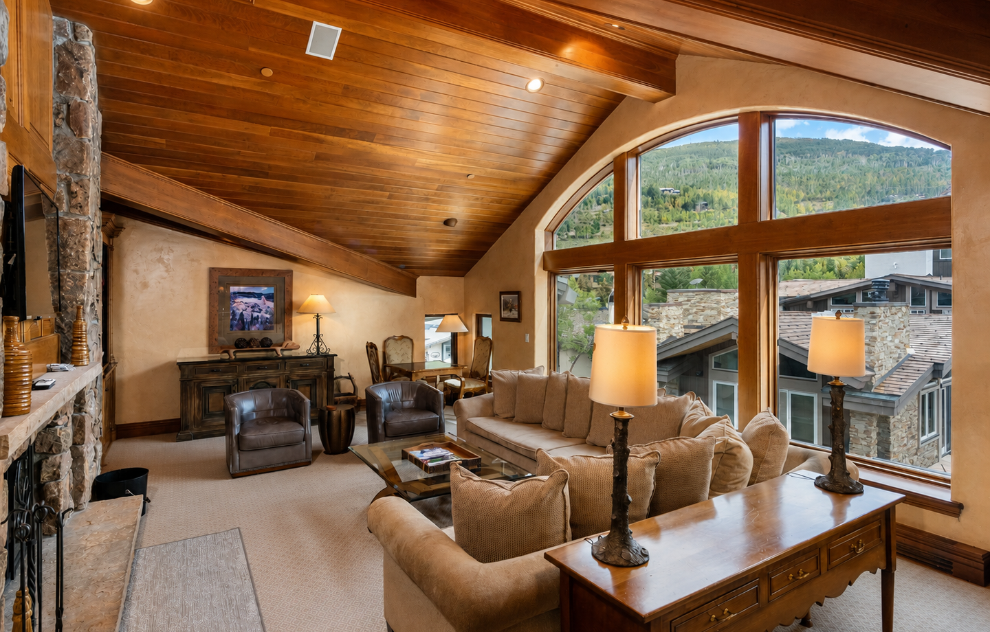 Plaza Lodge Living Room