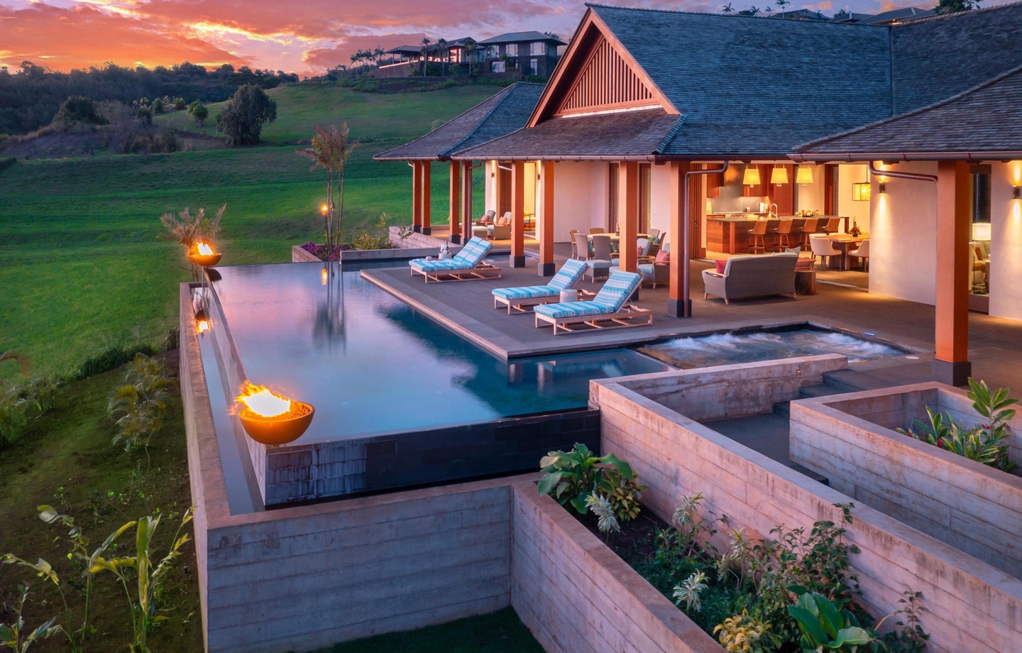 Hale Malie Luxury 4 Bedroom Home w/Private Pool