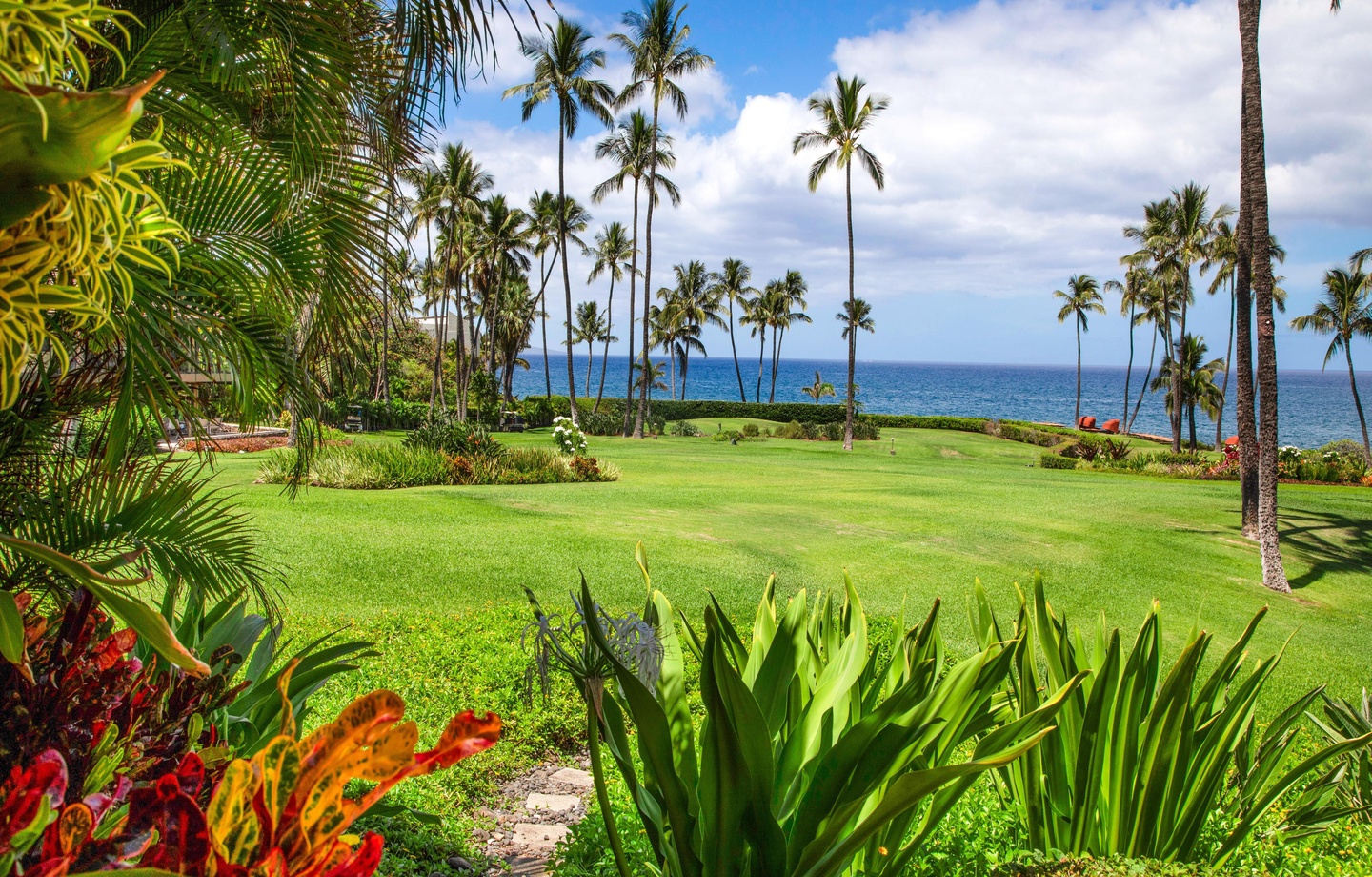 This rare 1,363 sq. ft. oceanfront sanctuary pairs fine coastal finishes and modern luxury with immediate access to Ulua Beach and the 3.2-mile Wailea Beach Walk.