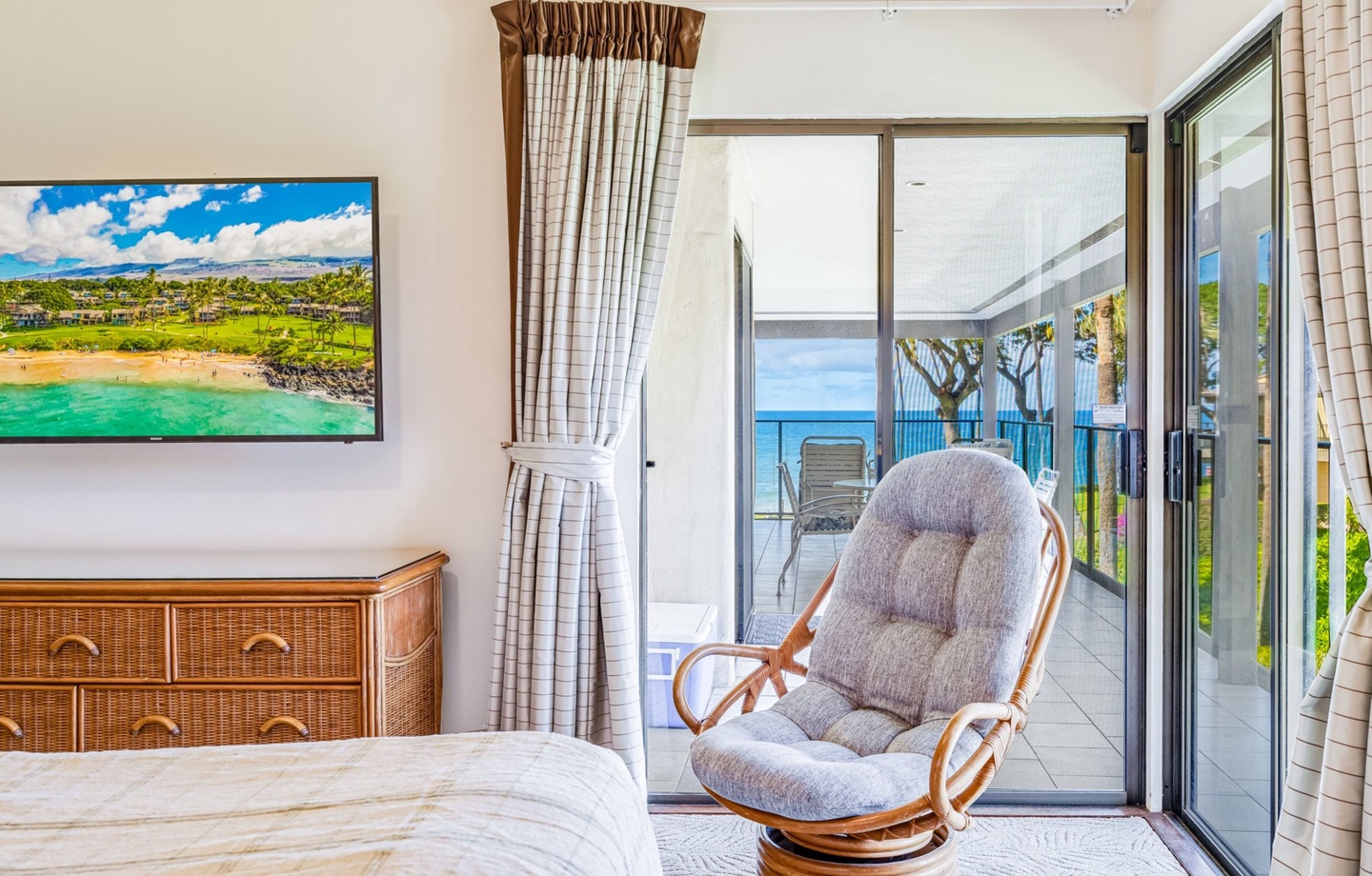 Exceptional Value: Enjoy the space and views of a luxury condo at a fraction of the cost of neighbouring resort hotels.