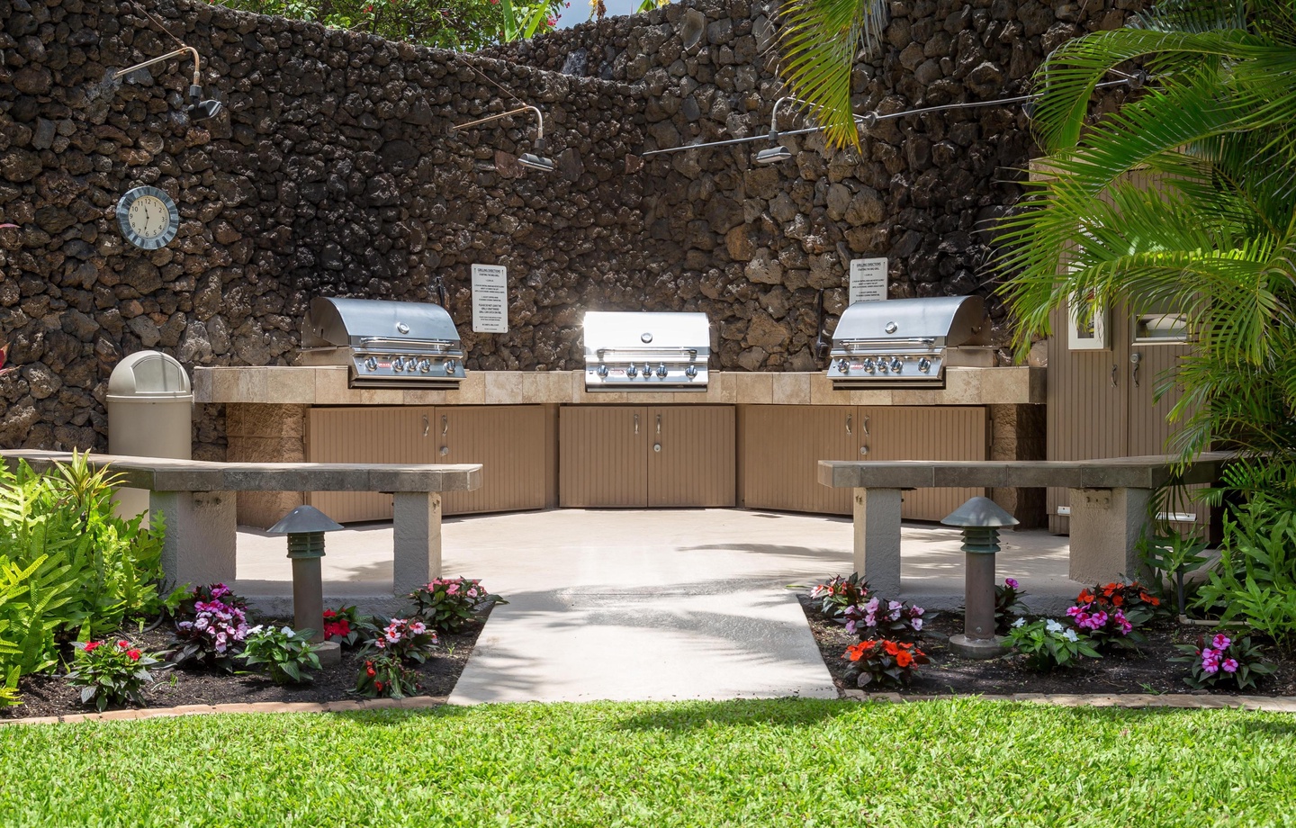 The poolside grills offer a great option for grilling up locally caught fish or teriyaki-marinated chicken.