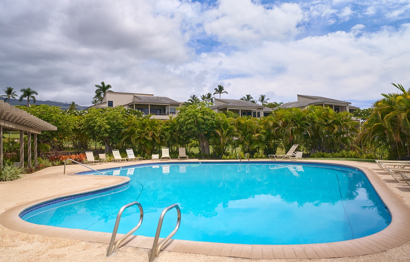 Resort Pools: Choose from 2 shared outdoor swimming pools, including a main pool pavilion with stunning ocean views.