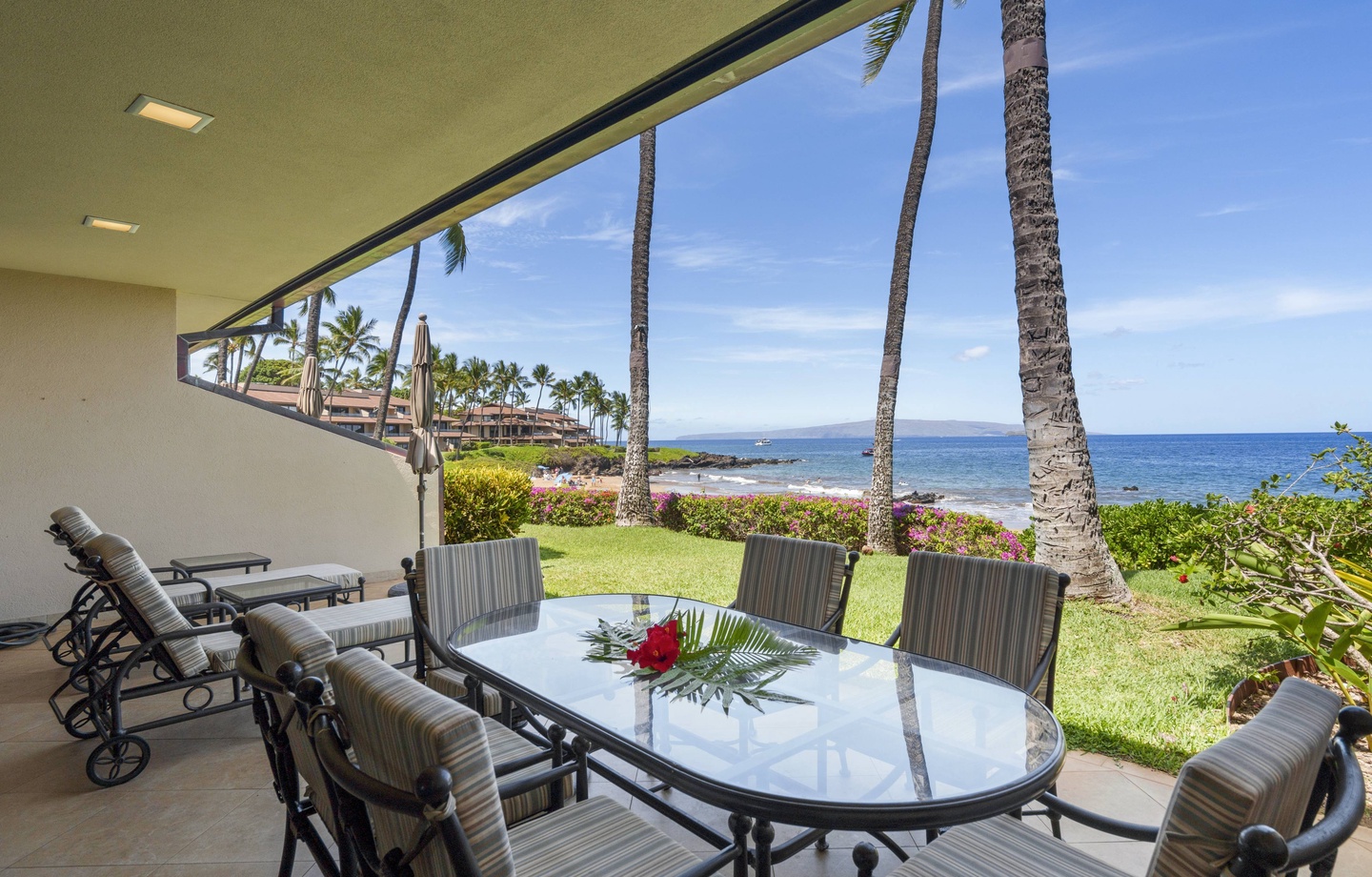 Lanai - Outdoor Dining
