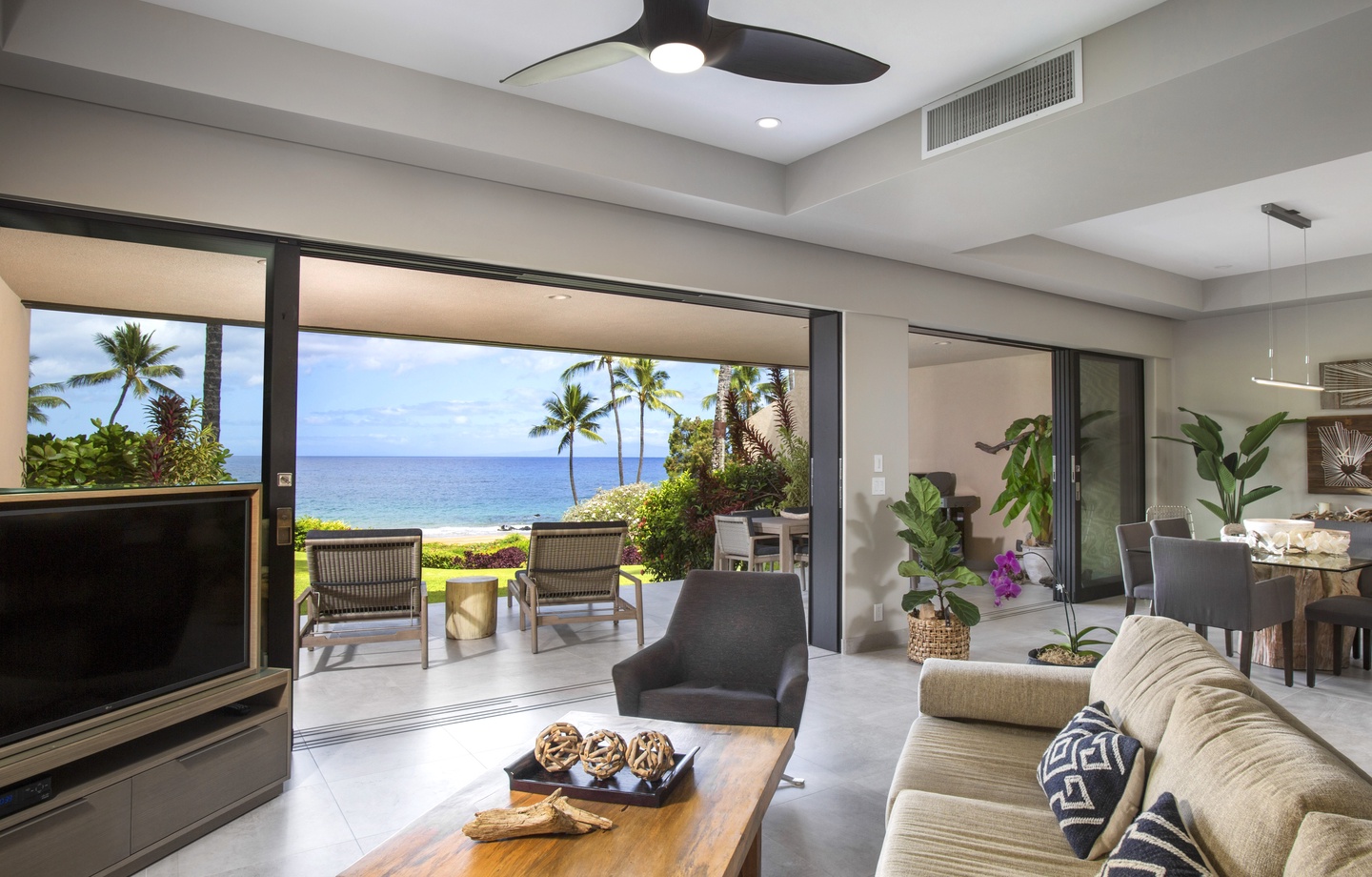 Makena Surf A102 Beachfront Resort