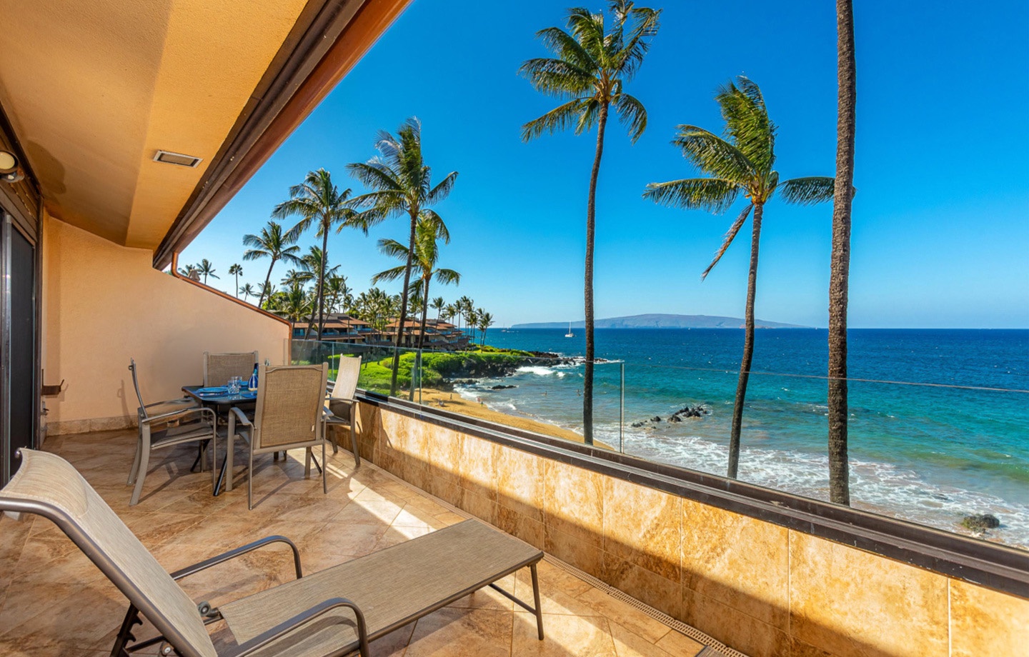 Makena Surf B305 Beachfront Resort