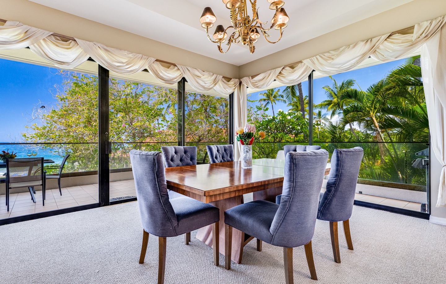 Dining with Ocean View