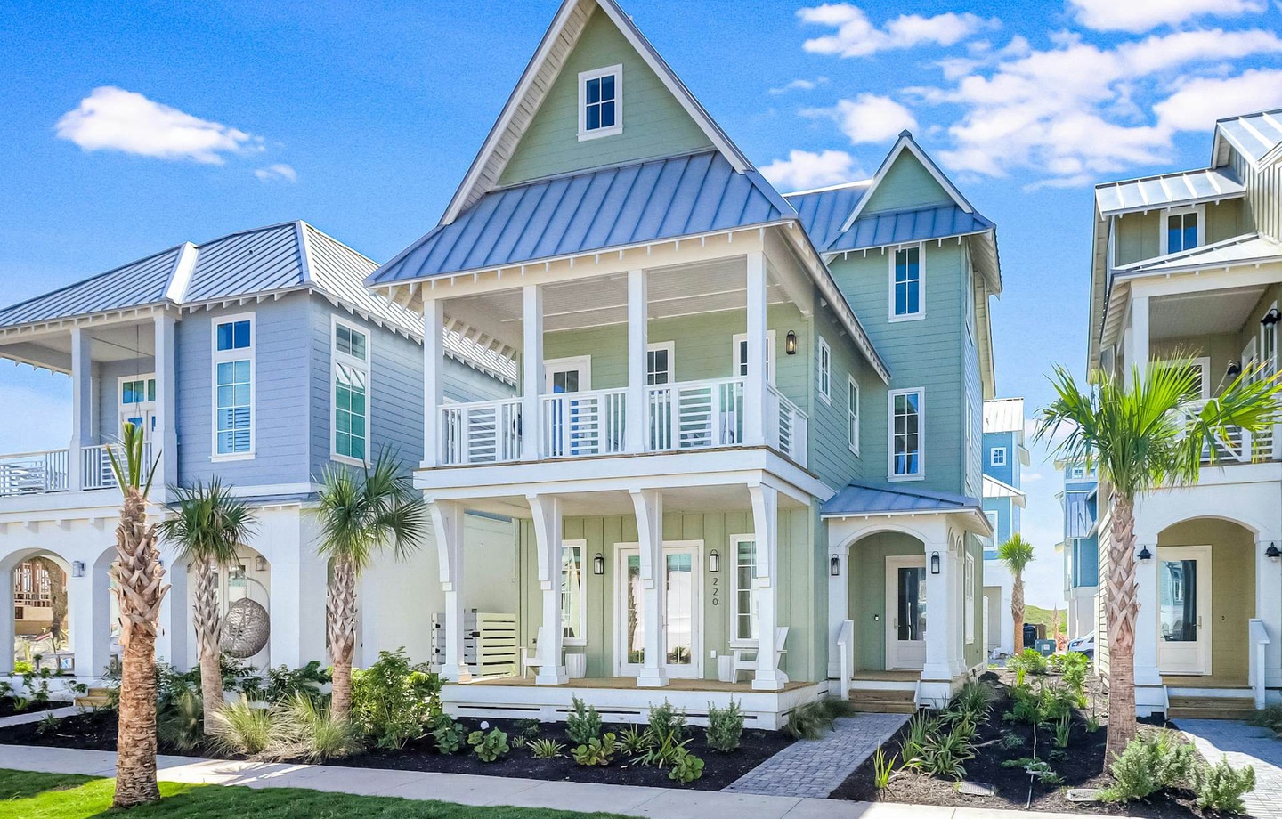220 Sunrise Avenue