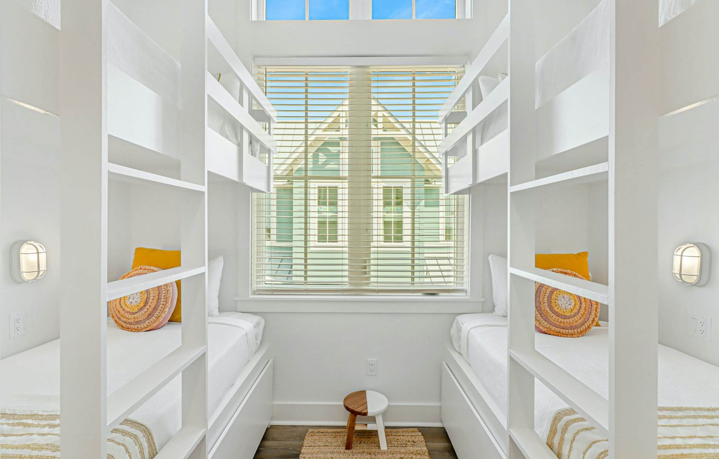130 Sweetbay Street | Photo 4